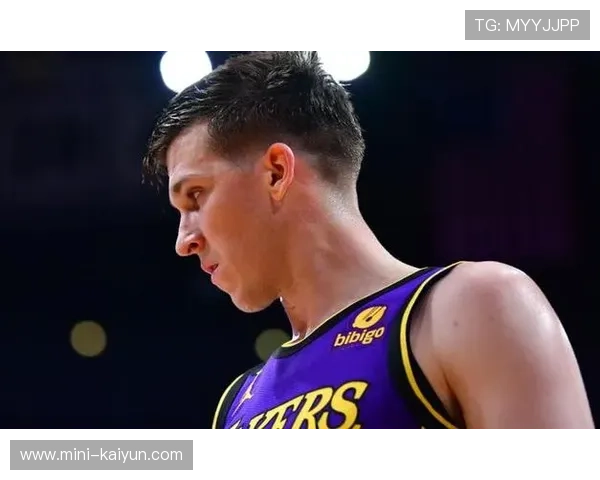 湖人里夫斯持续缺阵，后卫线轮换调整应对格莱美之旅